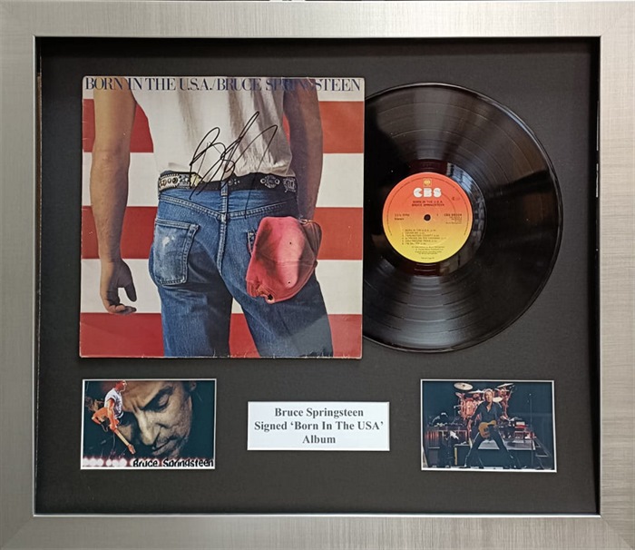 LOT 13 - BRUCE SPRINGSTEEN SIGNED 'BORN IN THE USA' ALBUM